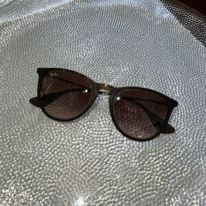 RAY BANS Erica style sunglasses